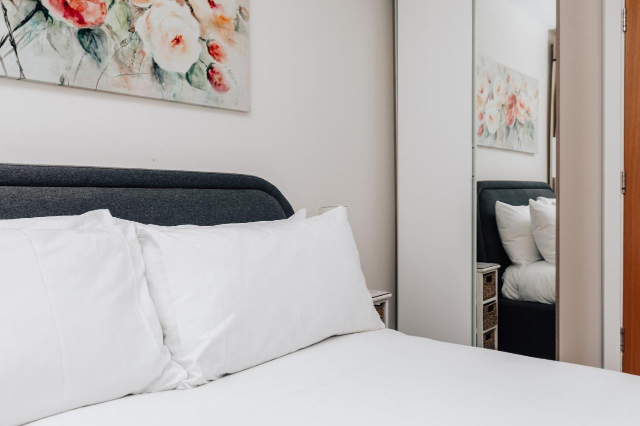 Central Modern Flat For 4-6 & Dedicated Parking Henley-on-Thames Extérieur photo
