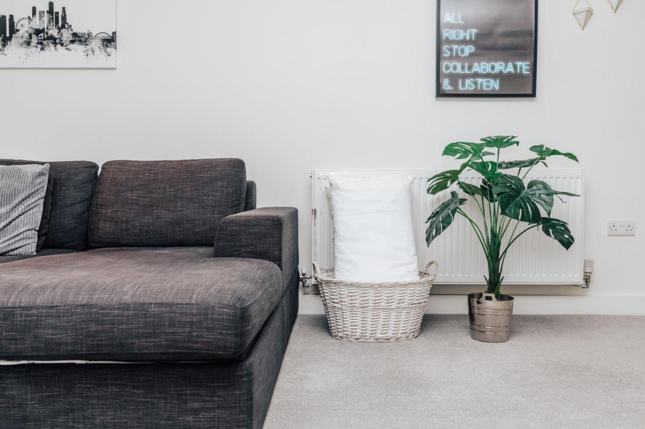 Central Modern Flat For 4-6 & Dedicated Parking Henley-on-Thames Extérieur photo